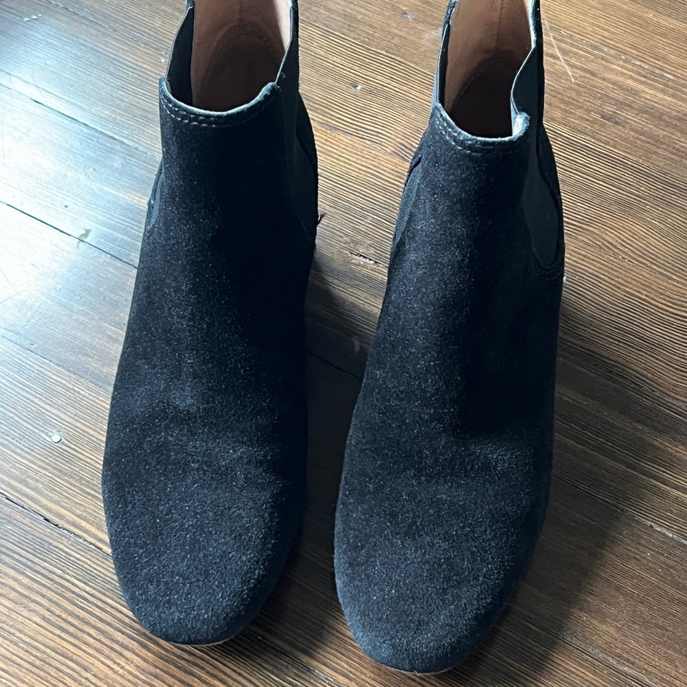 Madewell, black suede booties size 7.5